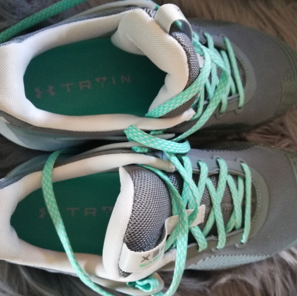 SOLD Under Armour Hovr Apex Training Shoes - Picture 6 of 13